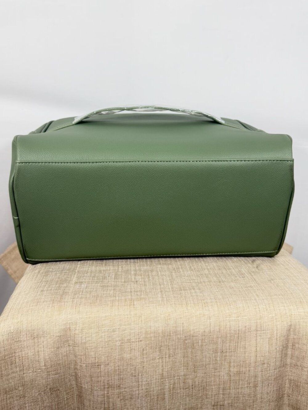 Bugatti Lagos Duffle Bag Sage Green NWT Faux Leather Weekender Travel Bag - Picture 10 of 10